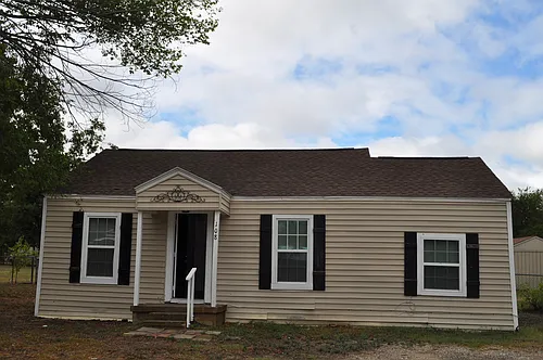 108 Hilltop Dr Photo 1
