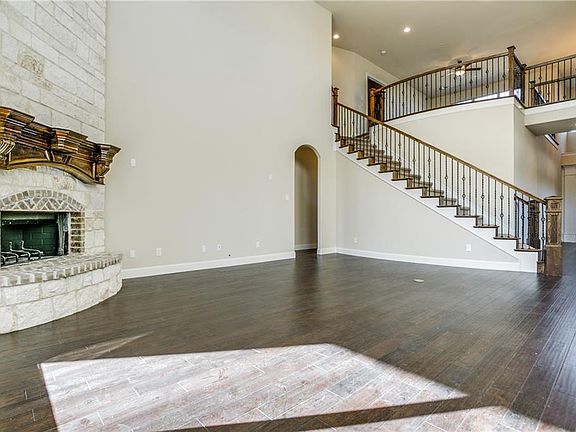 4th image of 11688 Oleander Ct