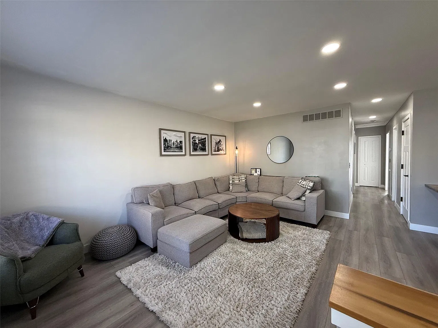 3 bed, 1.5 bath, 973 sqft, $2,300 — Photo 3