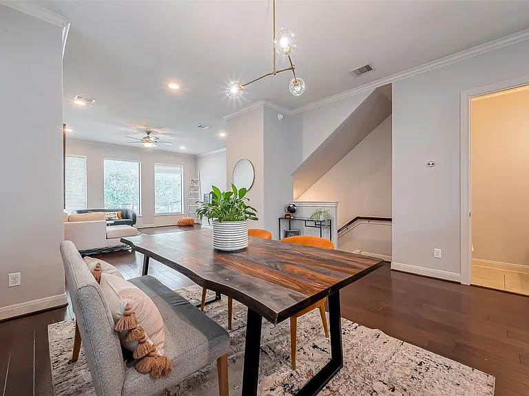 2808 Saint Emanuel St — Photo 10