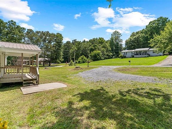 5th image of 109 Webb Dr NE