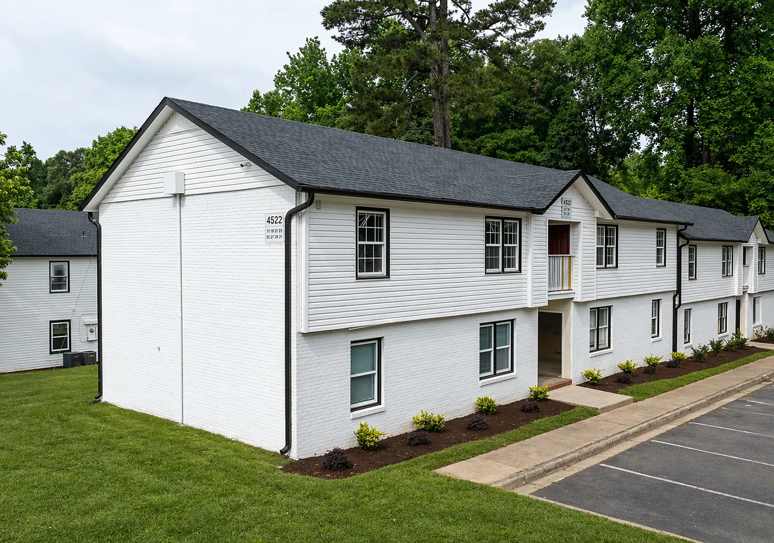 Dalecrest Place — Photo 3