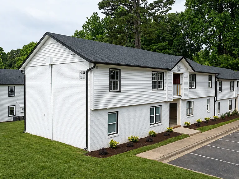 Dalecrest Place — Photo 3