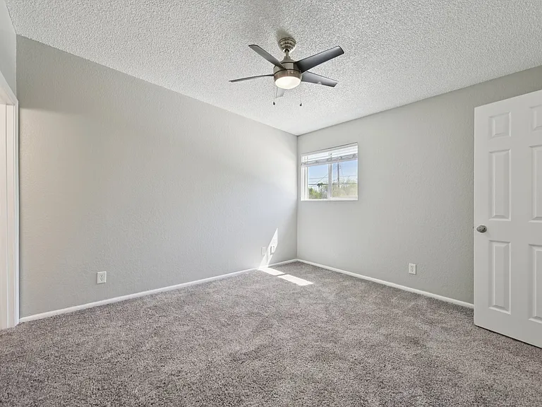 Cornell Apartments — Photo 31