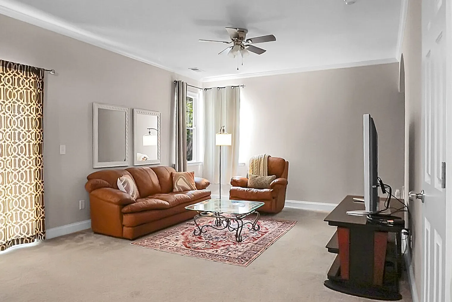3 bed, 2.5 bath, $6,637 — Photo 2