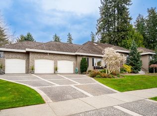 2318 Chantrell Park Dr, Surrey, BC V4A 9W8