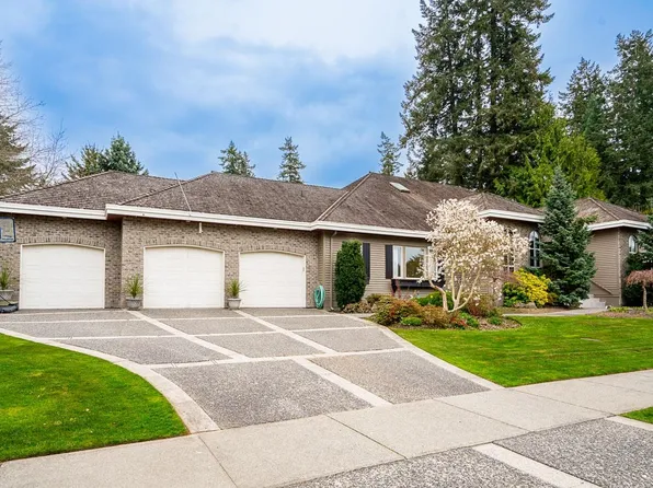 2318 Chantrell Park Dr, Surrey, BC V4A 9W8