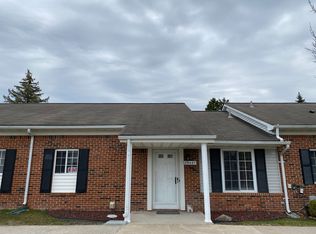 29437 Pendleton Club Dr #2, Farmington, MI 48336