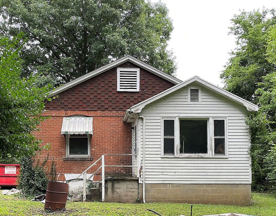 2nd image of 3004 Belle St