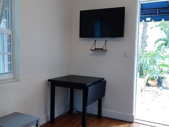 5th image of 50 Montilla Ave