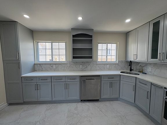 3rd image of 8 Rockville Ave Floor 1