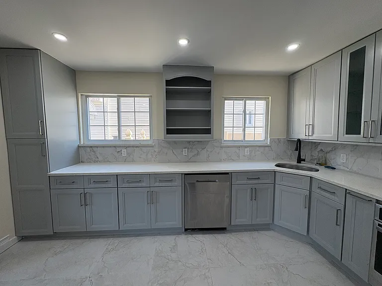 8 Rockville Ave #1 — Photo 3