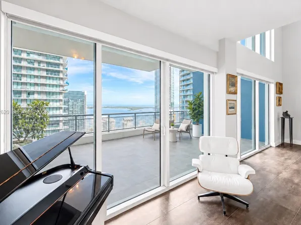 60 SW 13th St APT 4002, Miami, FL 33130