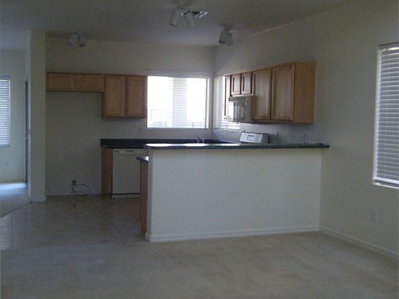 4th image of 426 E Placita Amuleto