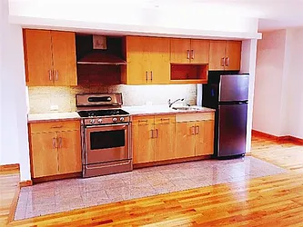 Rented by R New York