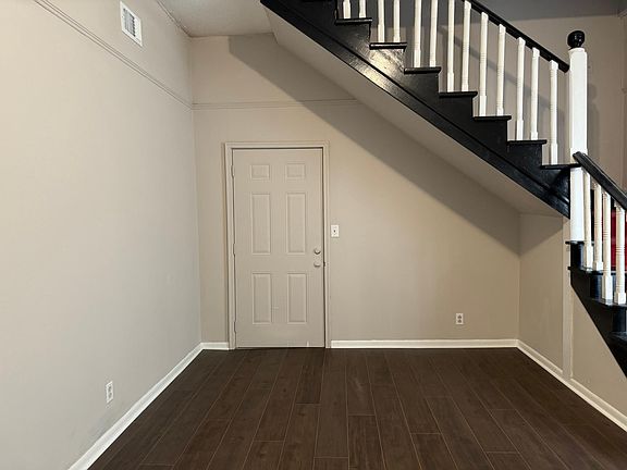 5th image of 415 S Marion Ave #102