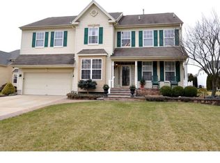 16 Red Hill Ct, Mount Laurel, NJ 08054