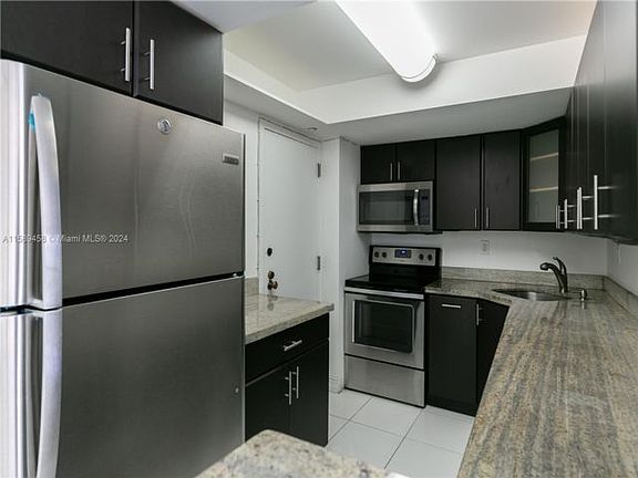 4th image of 2333 Brickell Ave APT 1110