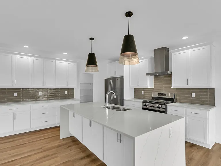 507 Harpers Ferry — Photo 1