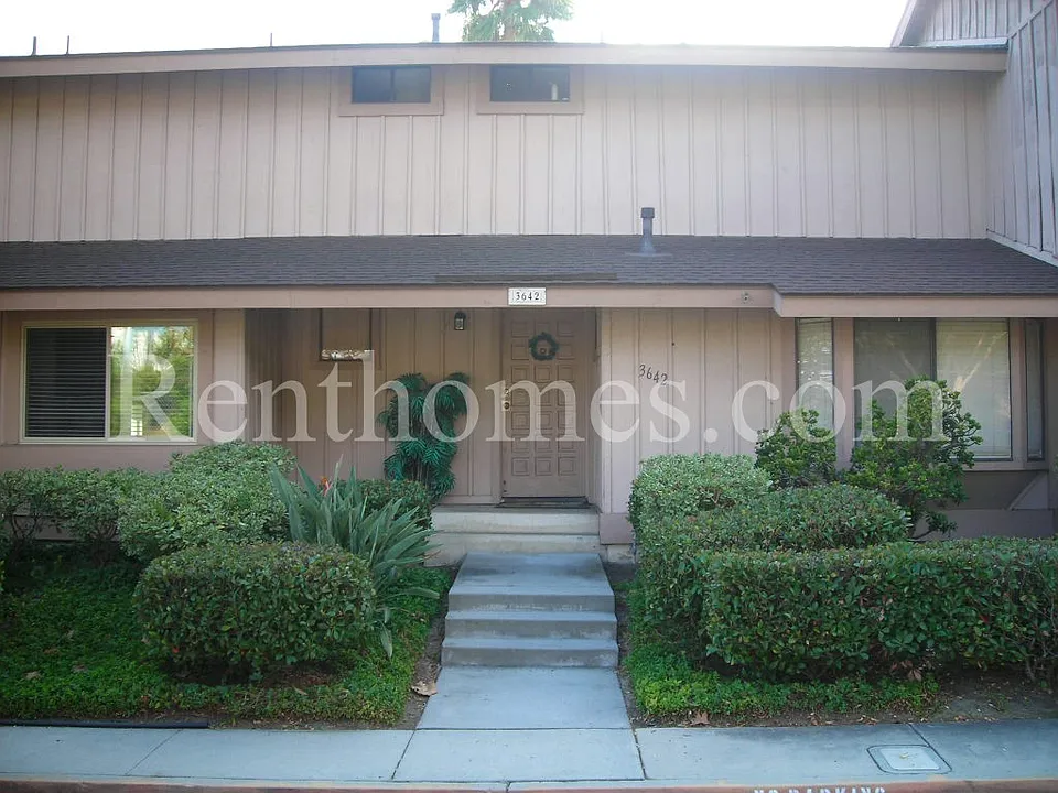 3642 Harvard Dr