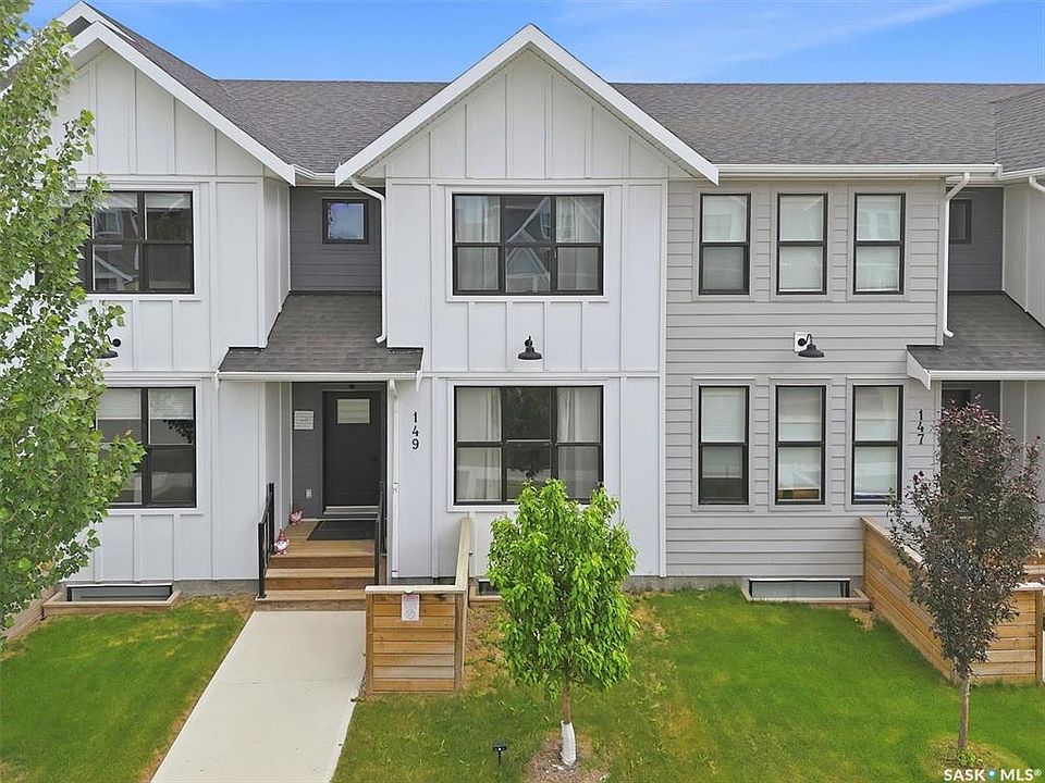 1st image of 149 Rosewood BOULEVARD E