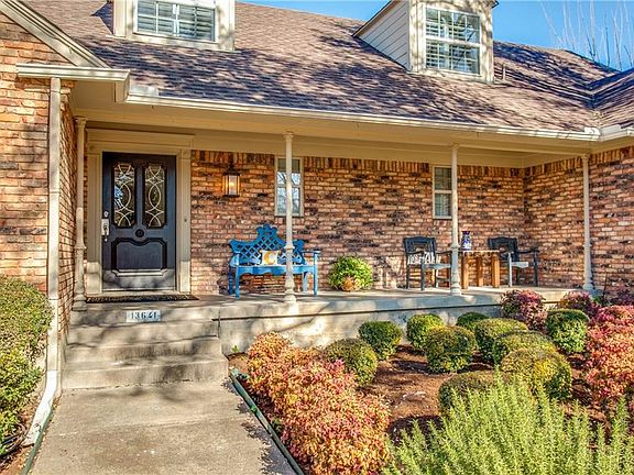 3rd image of 13641 Ashridge Dr