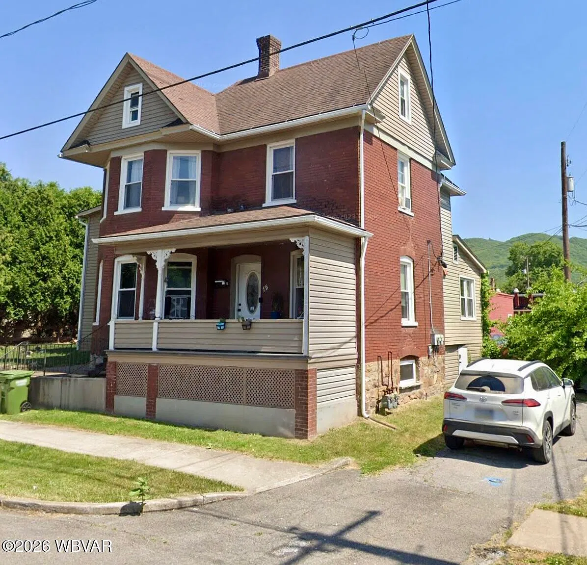 4 bed, 2.0 bath, 2174 sqft, $975 — Photo 2