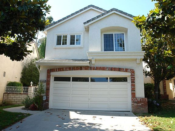 2nd image of 2562 La Salle Pointe