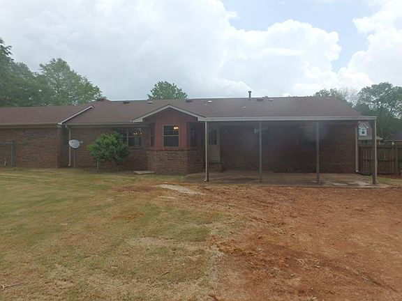 3rd image of 153 Oak Hill Dr