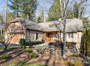 31 S Kuykendall Ct, Hendersonville, NC 28739