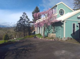 735 Azalea Dr, Grants Pass, OR 97526