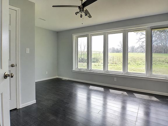 5th image of 211 S Meridian Rd