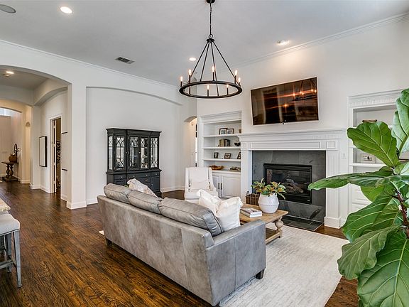 5th image of 2202 Glasgow Dr