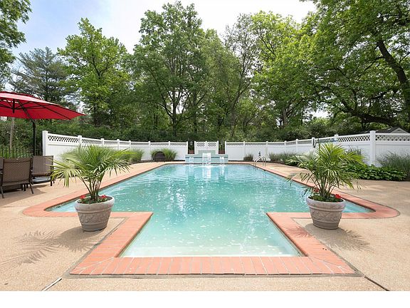 4th image of 29 Conwood Ln