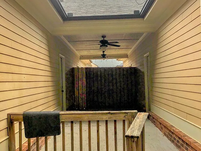 1121 Livingston Trl — Photo 6