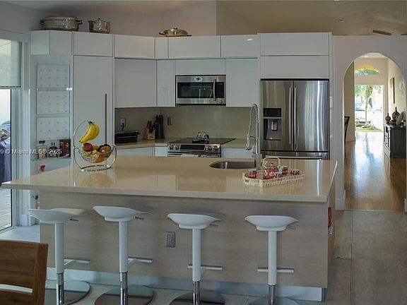 5th image of 11325 NW 52nd Ln #325