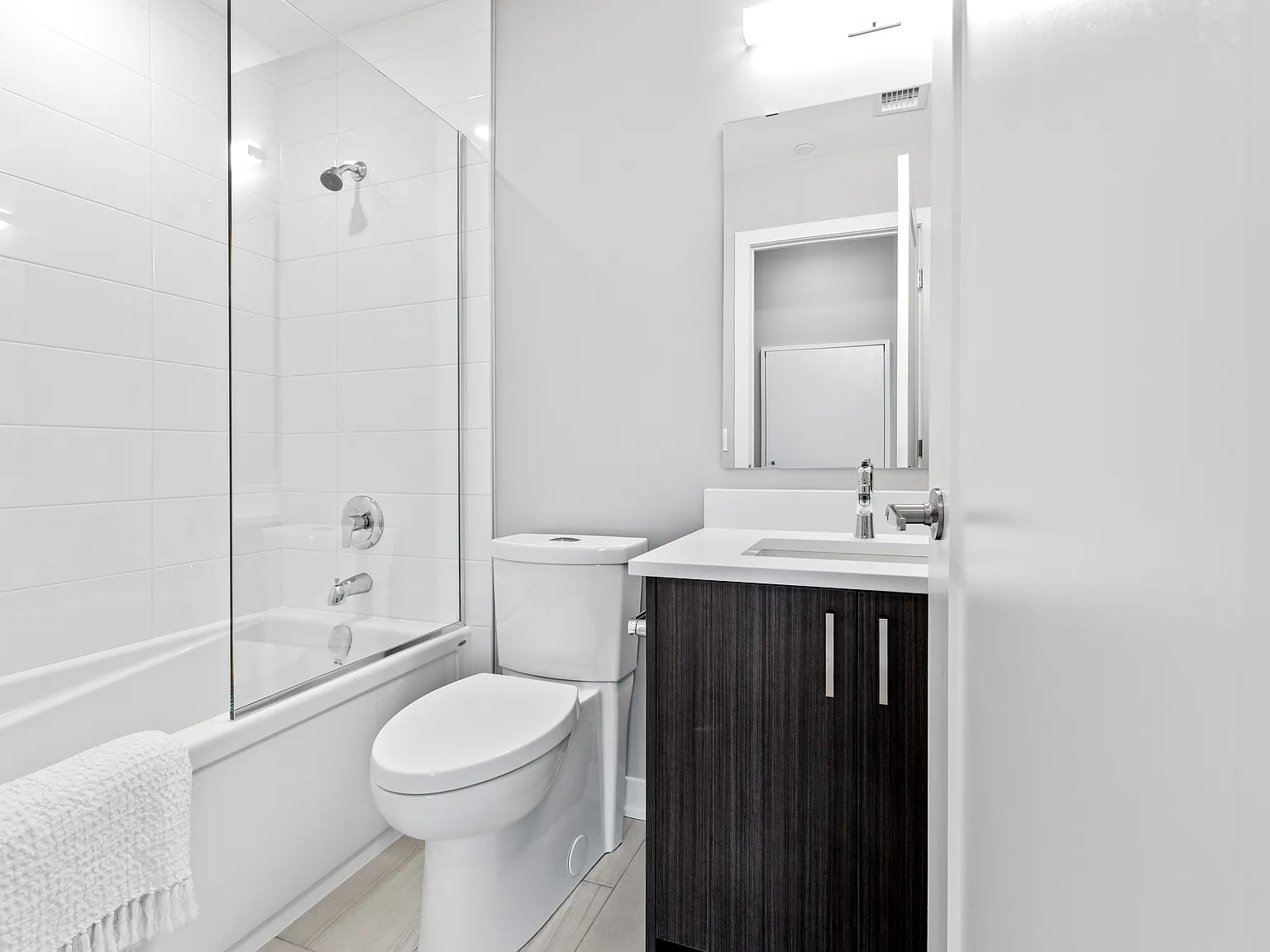 360 Deschatelets Ave — Photo 2