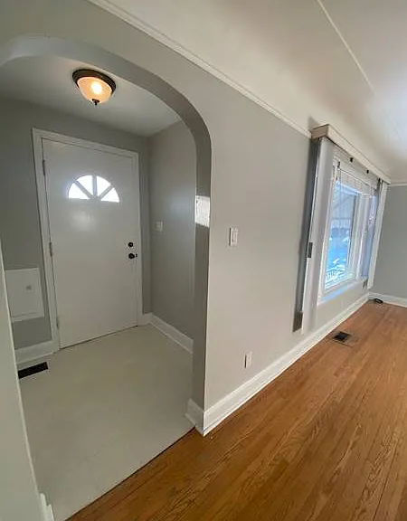 12 Margaret Ave N — Photo 6