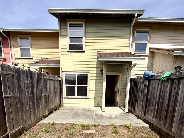 954 Courtyard Cir, Arcata, CA 95521