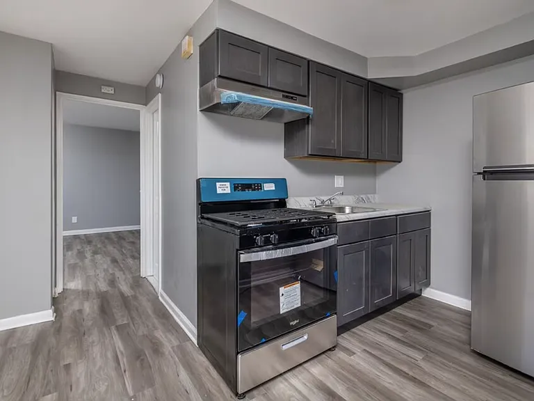 310 Knights Rd #B5 — Photo 2