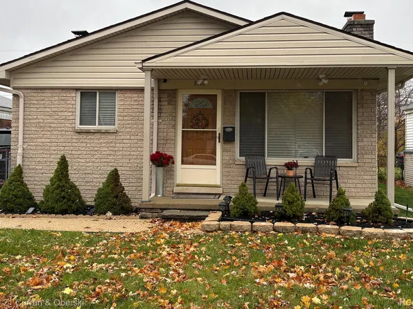 8606 Robindale Ave, Dearborn Heights, MI 48127
