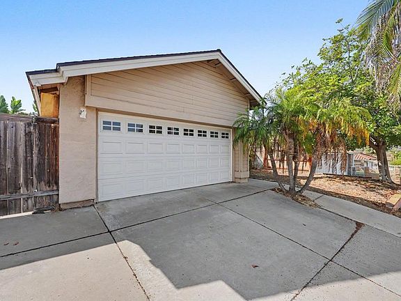 3rd image of 378 Bay Leaf Dr