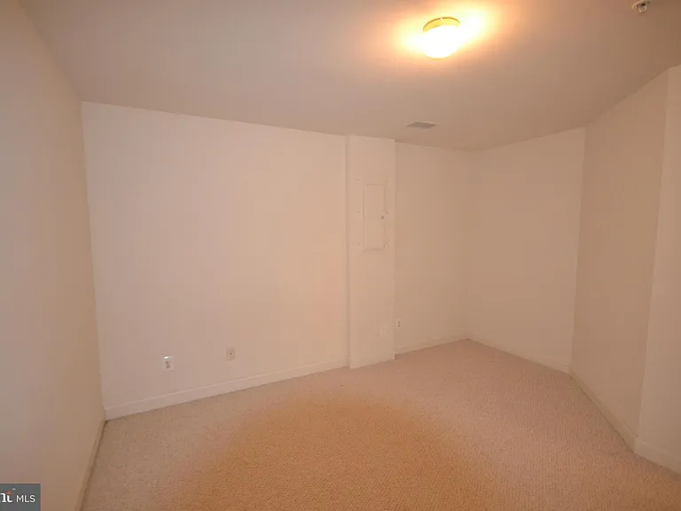2236 Sussex Way — Photo 10