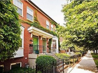 240 W Scott St, Chicago, IL 60610