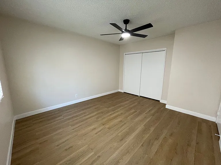 1141 Molino Ave — Photo 33