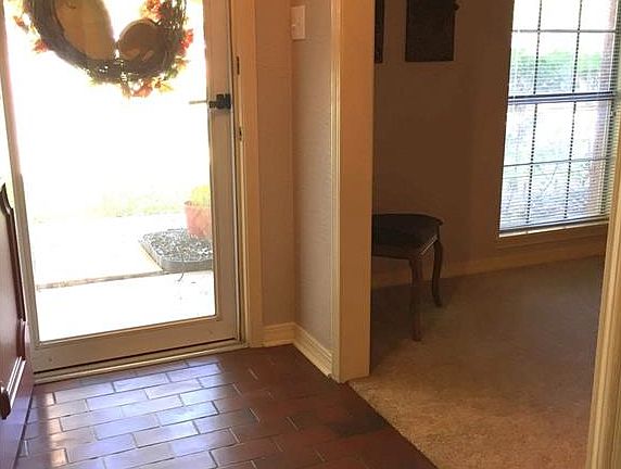 3rd image of 9613 Hillsboro Dr