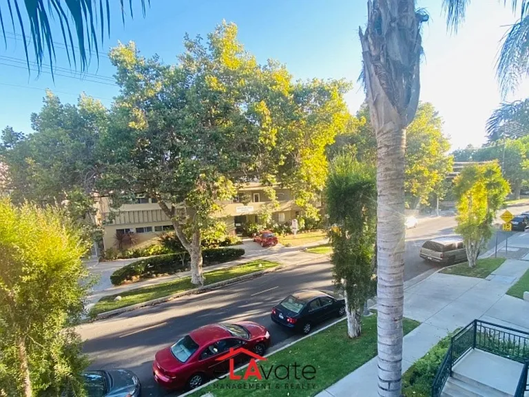 14625 Dickens St #110 — Photo 16
