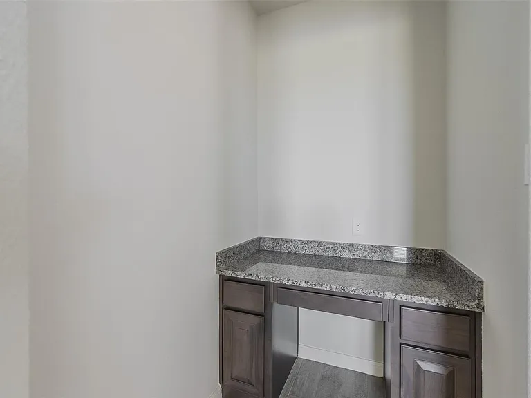 1343 Fox Hollow Rd — Photo 17