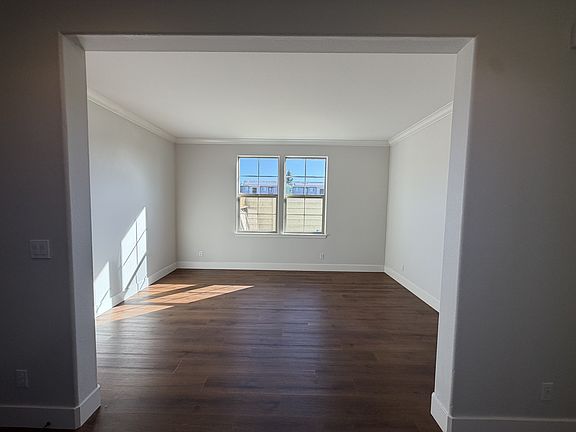 3rd image of 1442 Trombetta St