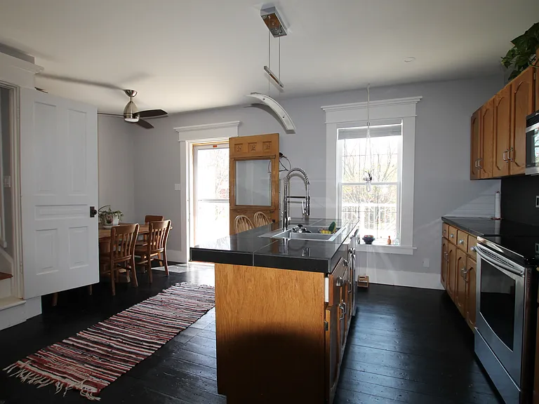211 Paisley St #A — Photo 4